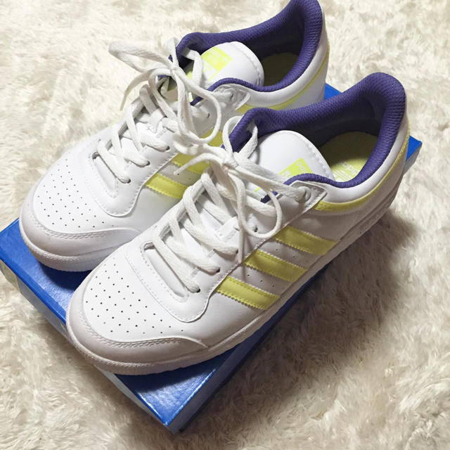 adidas(アディダス)のアディダス♡未使用スニーカー24㎝の方に レディースの靴/シューズ(スニーカー)の商品写真