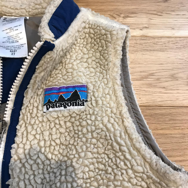 patagonia(パタゴニア)のパタゴニア　キッズ　レトロX ボアベスト　3T 95cm 100cm 110cm キッズ/ベビー/マタニティのキッズ服男の子用(90cm~)(ジャケット/上着)の商品写真