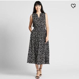 ユニクロ(UNIQLO)の新品 タグ付き ユニクロ ■ プリントシャーリング ロング ワンピース Ｌ ■ (ロングワンピース/マキシワンピース)