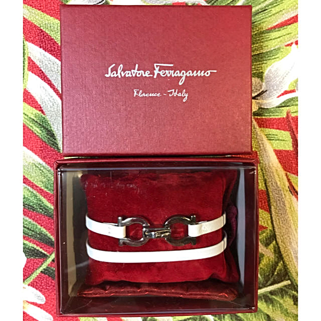 Ferragamo□フェラガモ ガンチーニ レザー ブレスレット バングル□美