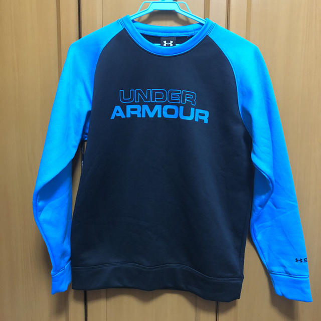UNDER ARMOUR(アンダーアーマー)のアンダーアーマーのトレーナー キッズ/ベビー/マタニティのキッズ服男の子用(90cm~)(Tシャツ/カットソー)の商品写真