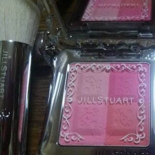 ジルスチュアート(JILLSTUART)の未使用ジルチークブラシ付き(チーク)