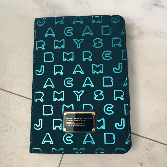 MARC BY MARC JACOBS(マークバイマークジェイコブス)のiPad mini ケース　Marc by Marc Jacobs スマホ/家電/カメラのスマホアクセサリー(iPadケース)の商品写真