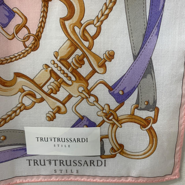 Trussardi(トラサルディ)のトラサルディ　大判ハンカチ　タグ付き レディースのファッション小物(ハンカチ)の商品写真