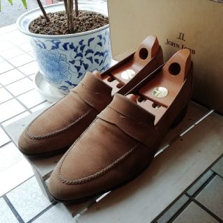 ジョンロブ(JOHN LOBB)の美品 ジョンロブ TURVEY アンラインドローファー 7 スエード

(ドレス/ビジネス)