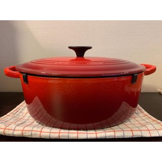 ルクルーゼ(LE CREUSET)のル・クルーゼ　シグニチャー　ココット・オーバル　27cm チェリーレッド(鍋/フライパン)