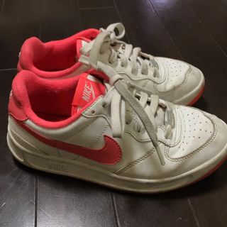 ナイキ(NIKE)のNIKE 22.5(スニーカー)