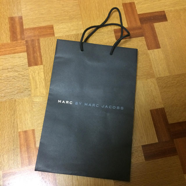 MARC BY MARC JACOBS(マークバイマークジェイコブス)のショップバッグ レディースのバッグ(ショップ袋)の商品写真