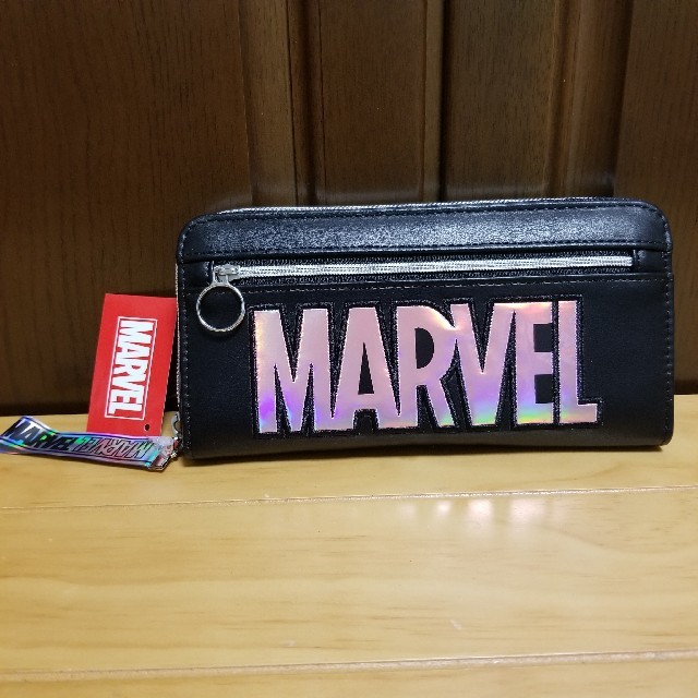 MARVEL(マーベル)の【MARVEL】長財布(ホログラムピンク) エンタメ/ホビーのアニメグッズ(その他)の商品写真