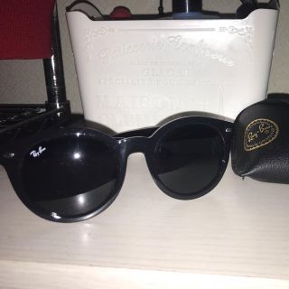 レイバン(Ray-Ban)のRay Ban サングラス　送料無料(サングラス/メガネ)