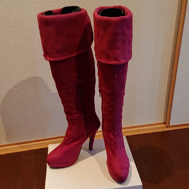 【新品】ピンクスエード★ニーハイロングブーツ レディースの靴/シューズ(ブーツ)の商品写真