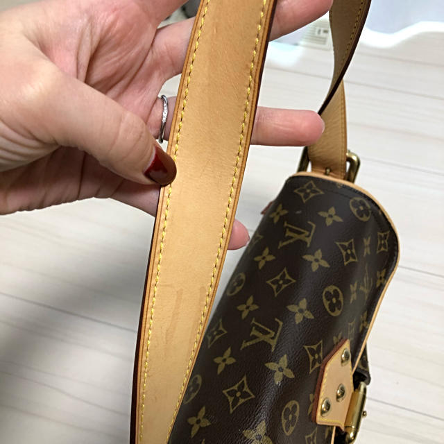 LOUIS VUITTON(ルイヴィトン)のLOUIS VUITTON レディースのバッグ(ショルダーバッグ)の商品写真