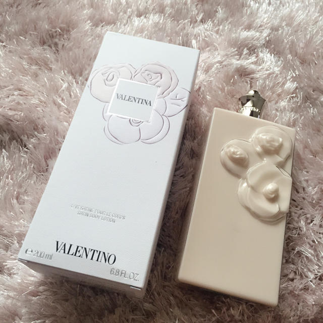 VALENTINO(ヴァレンティノ)の新品 ヴァレンティナ ボディクリーム コスメ/美容のボディケア(ボディローション/ミルク)の商品写真