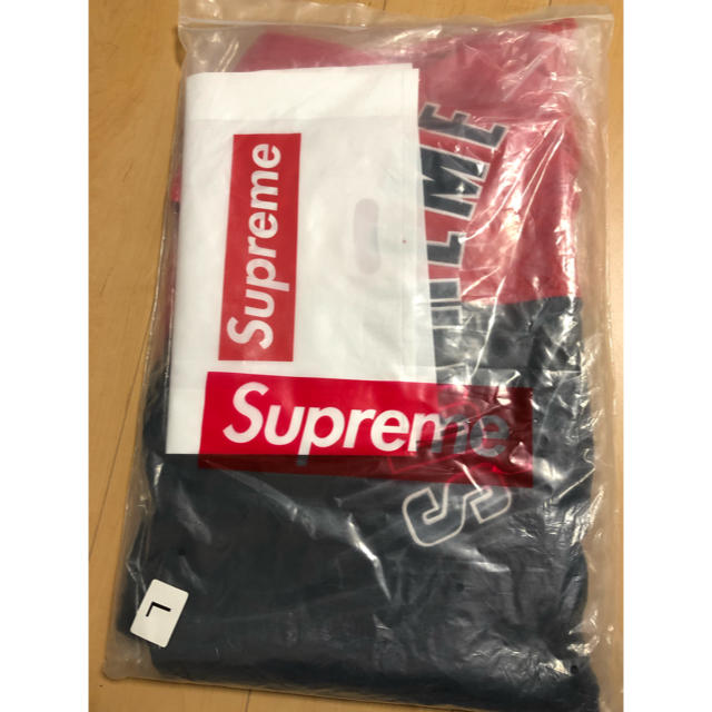 Supreme(シュプリーム)のSupreme Split Crewneck Sweatshirt 18 FW  メンズのトップス(スウェット)の商品写真