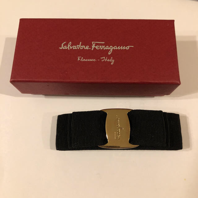 Salvatore Ferragamo - フェラガモ ヘアピン リボン 黒の通販 by Salvatore Ferragamo - フェラガモ ヘアピン リボン 黒の通販 by