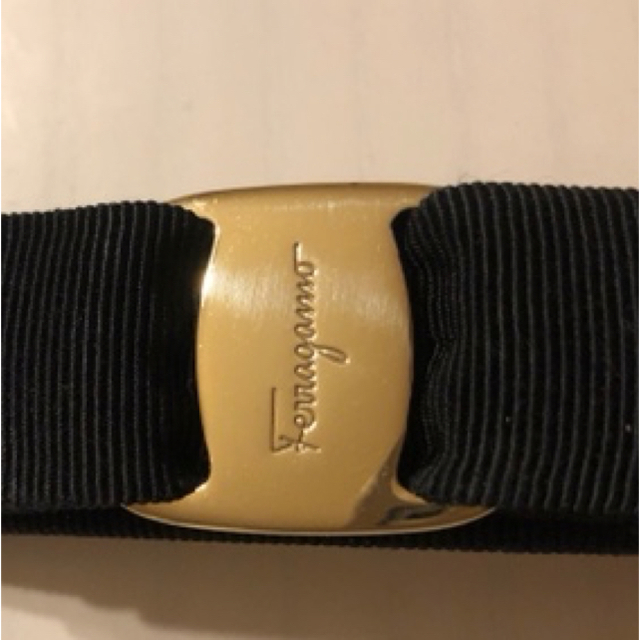 Salvatore Ferragamo - フェラガモ ヘアピン リボン 黒の通販 by Salvatore Ferragamo - フェラガモ ヘアピン リボン 黒の通販 by