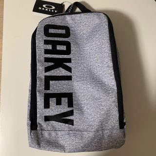 オークリー(Oakley)のオークリー　ゴルフシューズ入れ　【新品タグ付き】(シューズバッグ)