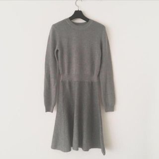 メゾンキツネ ニットワンピース 海外にも配送可能 メゾンキツネ/ニットワンピ ひざ丈ワンピース