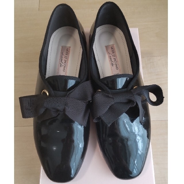 Mode et Jacomo(モードエジャコモ)のエナメルシューズ　オックスフォード　リボンパンプス　ダイアナ レディースの靴/シューズ(ローファー/革靴)の商品写真