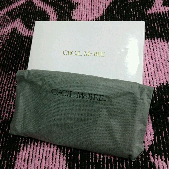 CECIL McBEE(セシルマクビー)のセシルマクビー チェーン付き長財布 レディースのファッション小物(財布)の商品写真