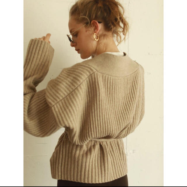 Ameri VINTAGE(アメリヴィンテージ)のAMAIL/Attractive bulky knit タグ付き レディースのトップス(カーディガン)の商品写真