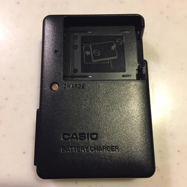 CASIO(カシオ)の充電器 カシオ BC-81L スマホ/家電/カメラのスマートフォン/携帯電話(バッテリー/充電器)の商品写真