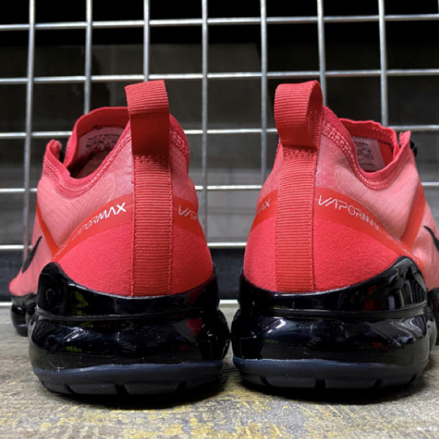 NIKE(ナイキ)のハルクさん専用　NIKE AIR VAPORMAX 2019 ID メンズの靴/シューズ(スニーカー)の商品写真