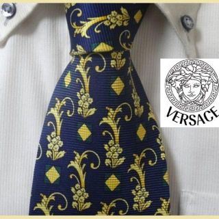 ジャンニヴェルサーチ(Gianni Versace)のVERSACE★ヴェルサーチ【ロゴ入り総柄】ネクタイ★エレガント★最高級(ネクタイ)