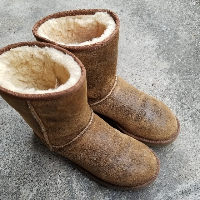 ブーツこれから重宝‼️早い者勝ちUGG　チェスナットブーツ