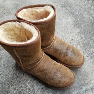 アグ(UGG)のこれから重宝‼️早い者勝ちUGG　チェスナットブーツ(ブーツ)