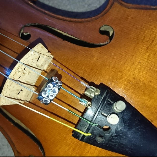 TORTE(トルテ)のバイオリン ミュート スワロフスキー SWAROVSKI クリア ブルー 楽器の弦楽器(ヴァイオリン)の商品写真