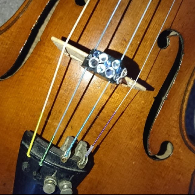 TORTE(トルテ)のバイオリン ミュート スワロフスキー SWAROVSKI クリア ブルー 楽器の弦楽器(ヴァイオリン)の商品写真