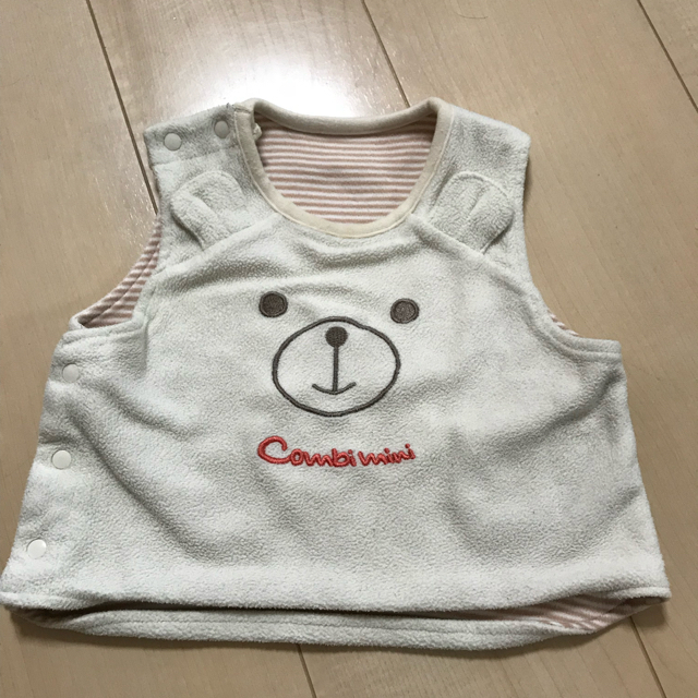 Combi mini(コンビミニ)のcombi miniリバーシブルベスト キッズ/ベビー/マタニティのキッズ服男の子用(90cm~)(ジャケット/上着)の商品写真