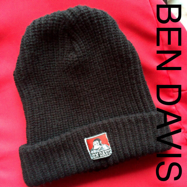 BEN DAVIS(ベンデイビス)のBEN DAVIS ブラック ニット帽 レディースの帽子(ニット帽/ビーニー)の商品写真
