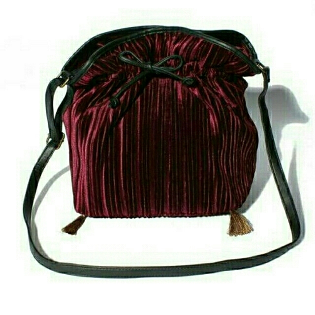 axes femme(アクシーズファム)のショルダーバッグ❰ベロア×ワインレッド❱ レディースのバッグ(ショルダーバッグ)の商品写真
