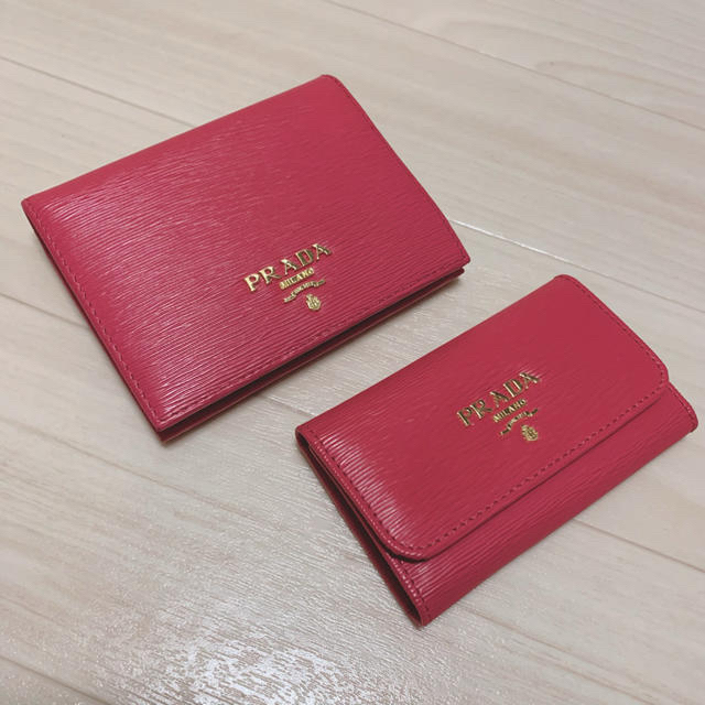 PRADA(プラダ)の【美品】PRADA プラダ 財布 キーケース セット 二つ折り財布 ピンク メンズのファッション小物(折り財布)の商品写真