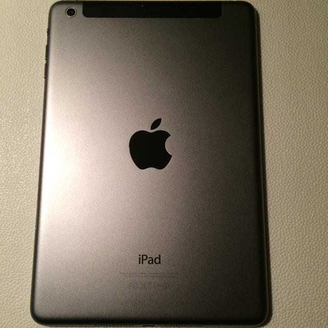 Apple(アップル)のiPad mini2 16G スペースグレー wifi cell au スマホ/家電/カメラのPC/タブレット(タブレット)の商品写真