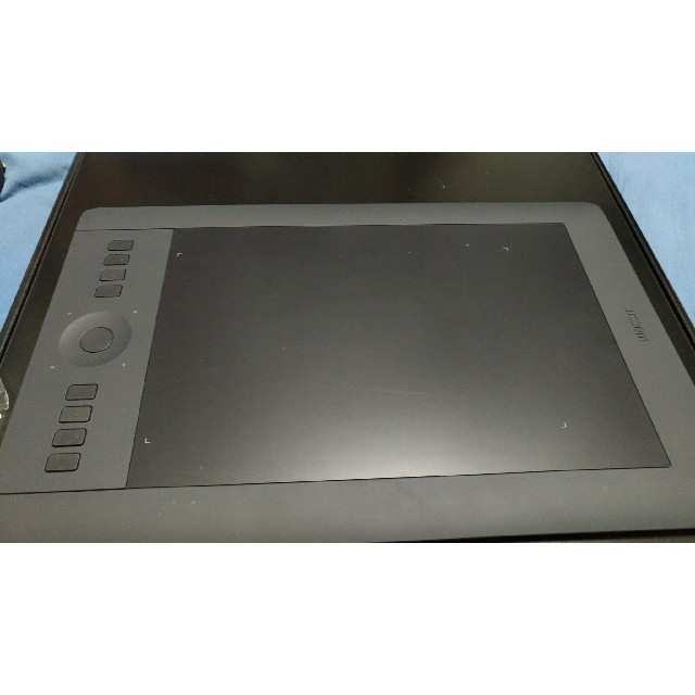 wacom intuos pro Mサイズ PTH-651/K1　ほぼ未使用品