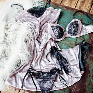 アンフィ(AMPHI)のSale★Chut! INTIMATES★シュット！インティメイツ★F70(ブラ&ショーツセット)