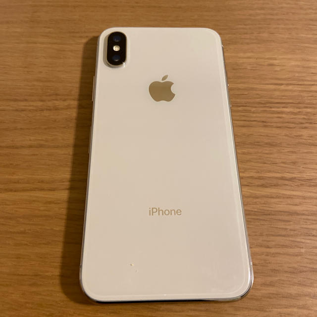 iPhone(アイフォーン)の【ジェン中村様専用】iPhone x 256GB silver スマホ/家電/カメラのスマートフォン/携帯電話(スマートフォン本体)の商品写真