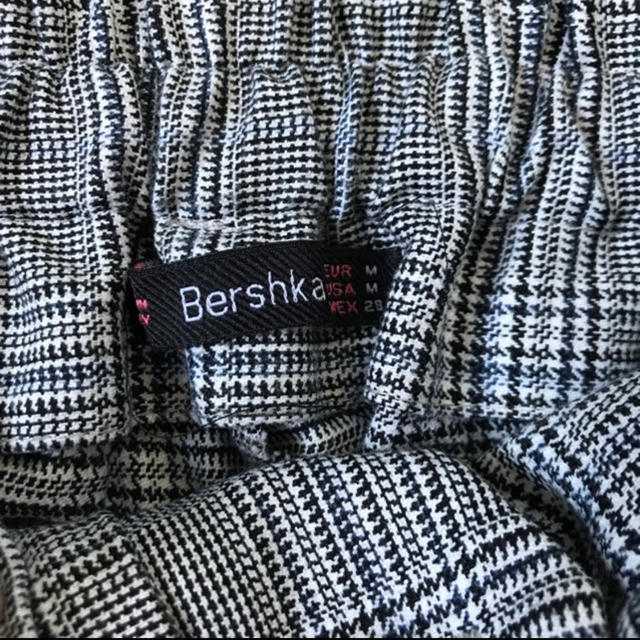 Bershka(ベルシュカ)のベルシュカ ストレートパンツ レディースのパンツ(カジュアルパンツ)の商品写真