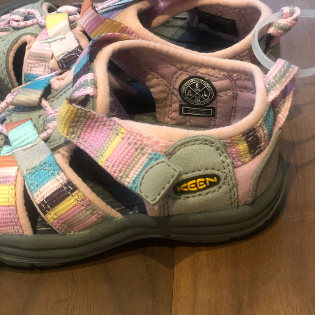 KEEN(キーン)のmojaja様専用⭐︎新品KEEN キッズ　サンダル キッズ/ベビー/マタニティのキッズ靴/シューズ(15cm~)(サンダル)の商品写真