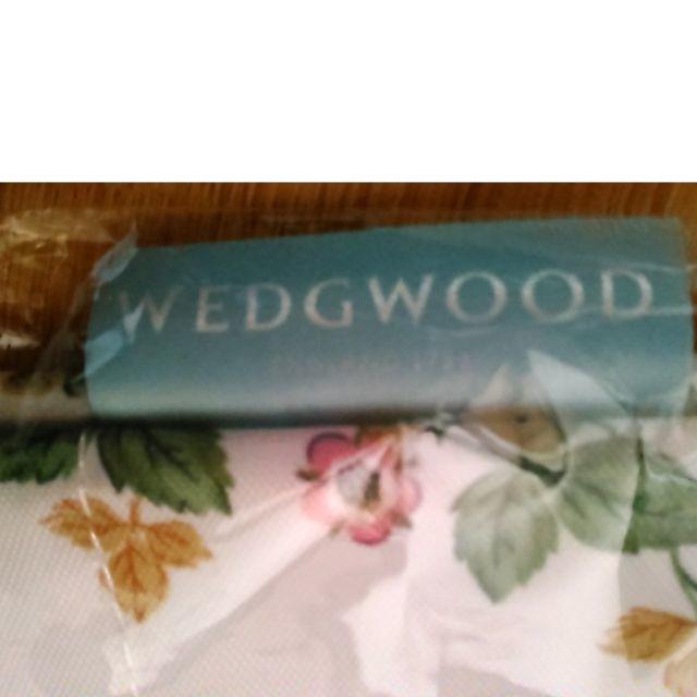 WEDGWOOD(ウェッジウッド)の新品★未使用 花柄イチゴ柄 小さめトートバッグ 小さいトートバック お弁当バッグ レディースのバッグ(トートバッグ)の商品写真
