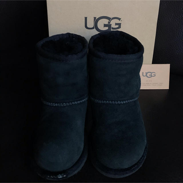 UGG(アグ)のUGG  ブーツ　13.5  kids キッズ/ベビー/マタニティのベビー靴/シューズ(~14cm)(ブーツ)の商品写真