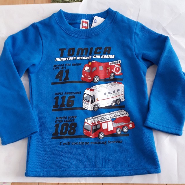 Takara Tomy(タカラトミー)の★新品★トミカ★トレーナー★110㎝★ キッズ/ベビー/マタニティのキッズ服男の子用(90cm~)(Tシャツ/カットソー)の商品写真