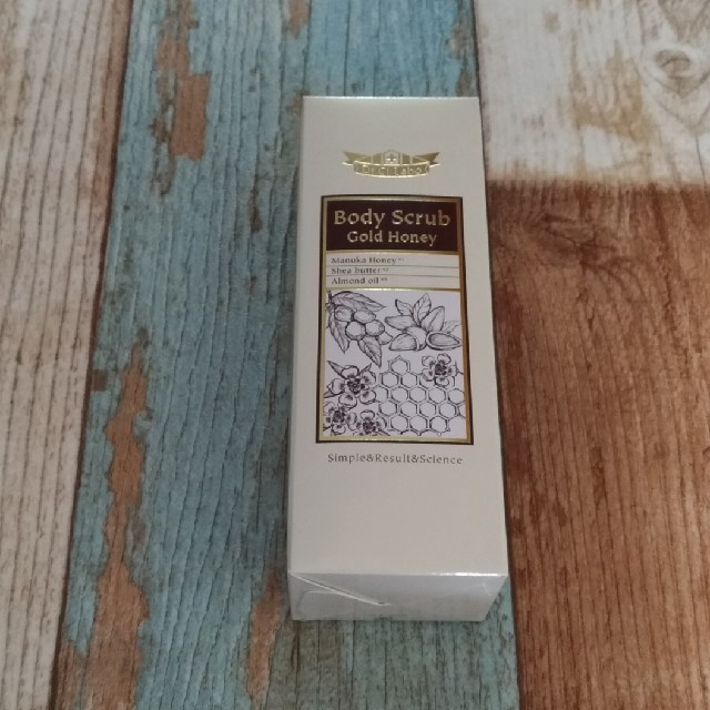 Dr.Ci Labo(ドクターシーラボ)のBody Scrub Gold Honey コスメ/美容のボディケア(ボディスクラブ)の商品写真