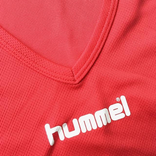 hummel(ヒュンメル)の新品hummelジュニア長袖Vネックインナーシャツ150cmサッカー スポーツ/アウトドアのサッカー/フットサル(ウェア)の商品写真