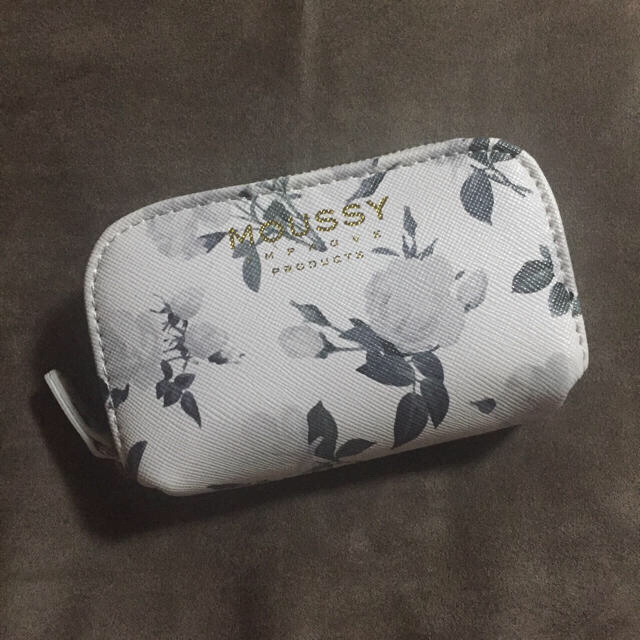 moussy(マウジー)のMOUSSY ミニ財布 レディースのファッション小物(財布)の商品写真