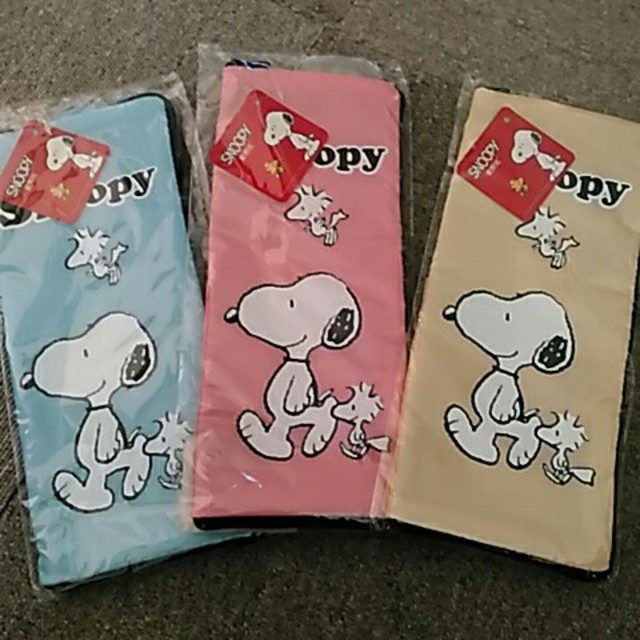 SNOOPY(スヌーピー)のスヌーピー　折り畳み傘入れ レディースのファッション小物(傘)の商品写真