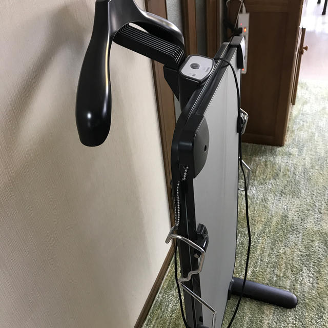 東芝(トウシバ)の東芝　ズボンプレッサー　 スマホ/家電/カメラの生活家電(ズボンプレッサー)の商品写真